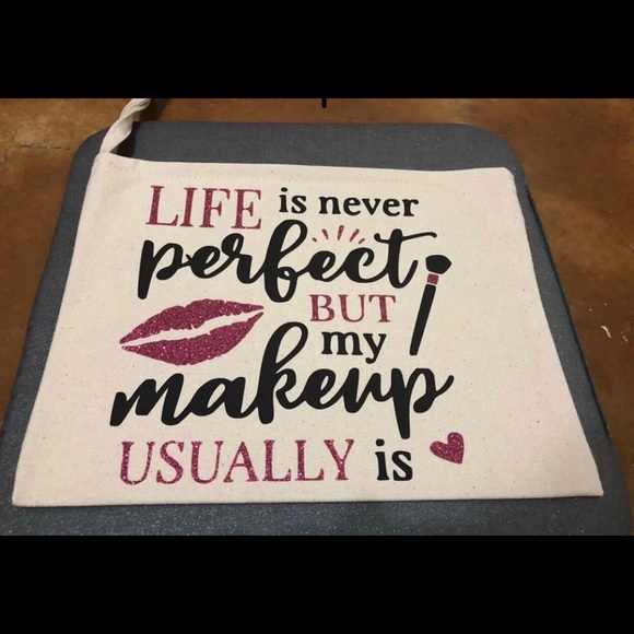 Large makeup bag - Picture 2 of 2